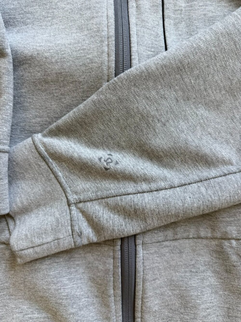 Lululemon Men’s Full Zip Hoodie Gray Size Large Performance Jacket - Picture 4 of 5